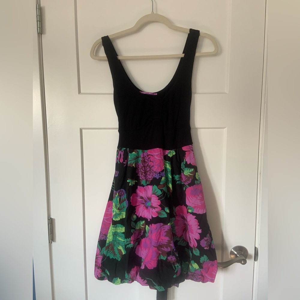 Casual summer dress black and floral